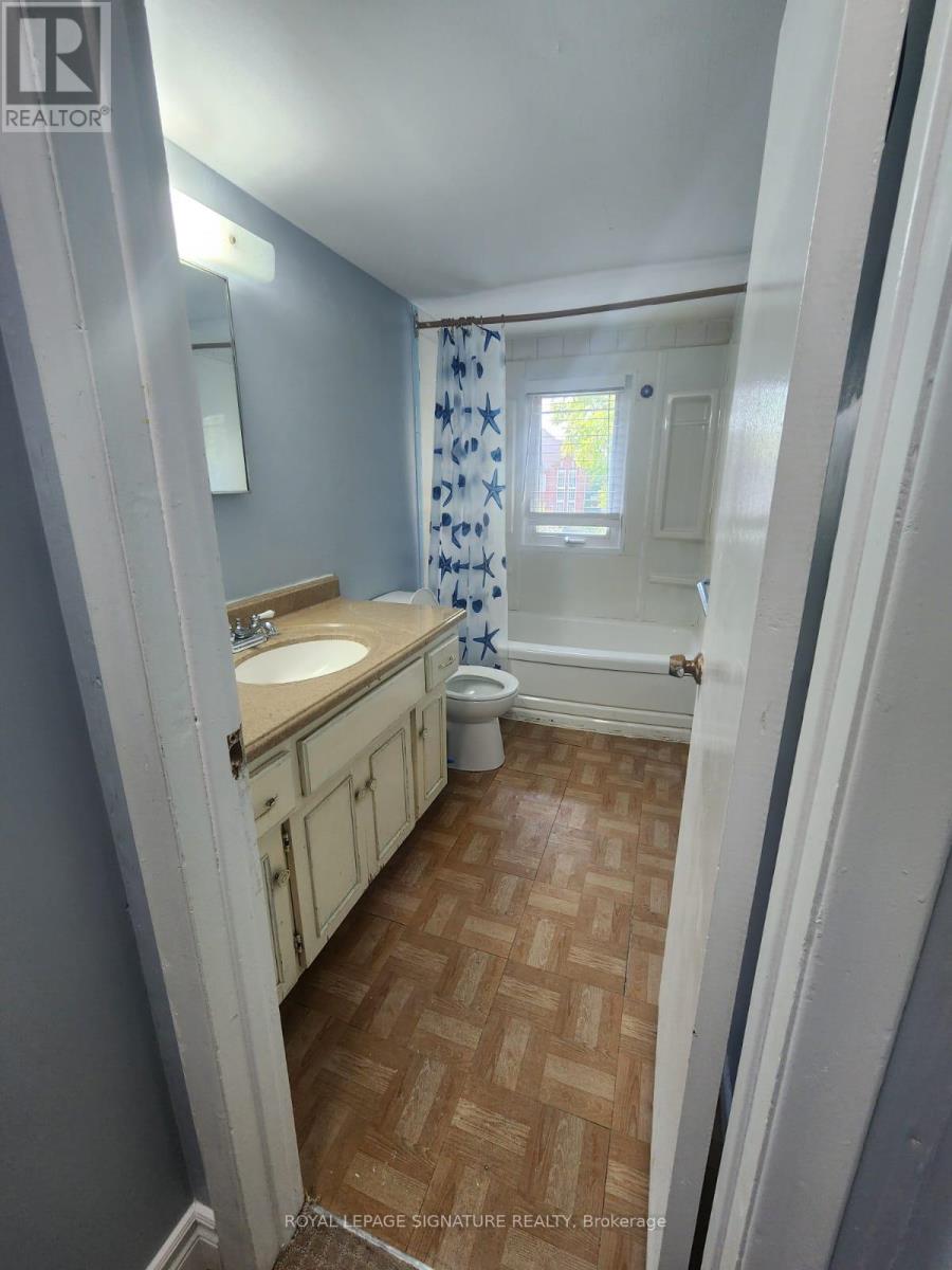 23 Denison Avenue, Brampton, Ontario  L6X 1E8 - Photo 5 - W12446294