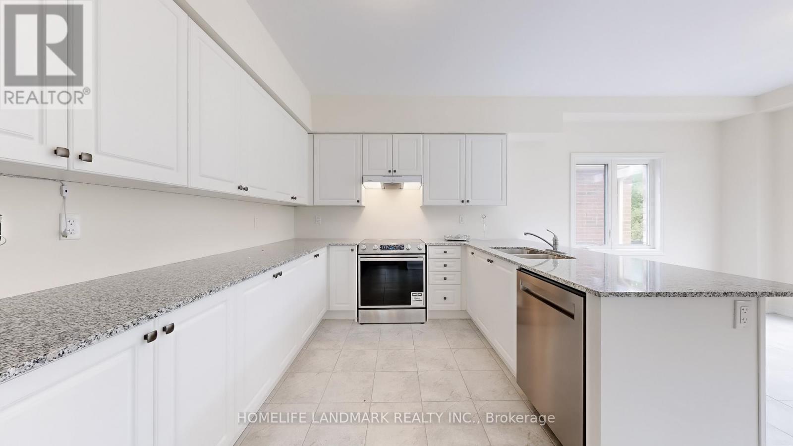 119 Hawkins Street, Georgina, Ontario  L0E 1R0 - Photo 24 - N12470818