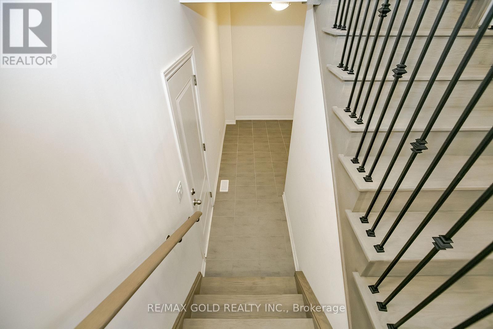81 Berkely Street, Wasaga Beach, Ontario  L9Z 2N6 - Photo 20 - S12470815