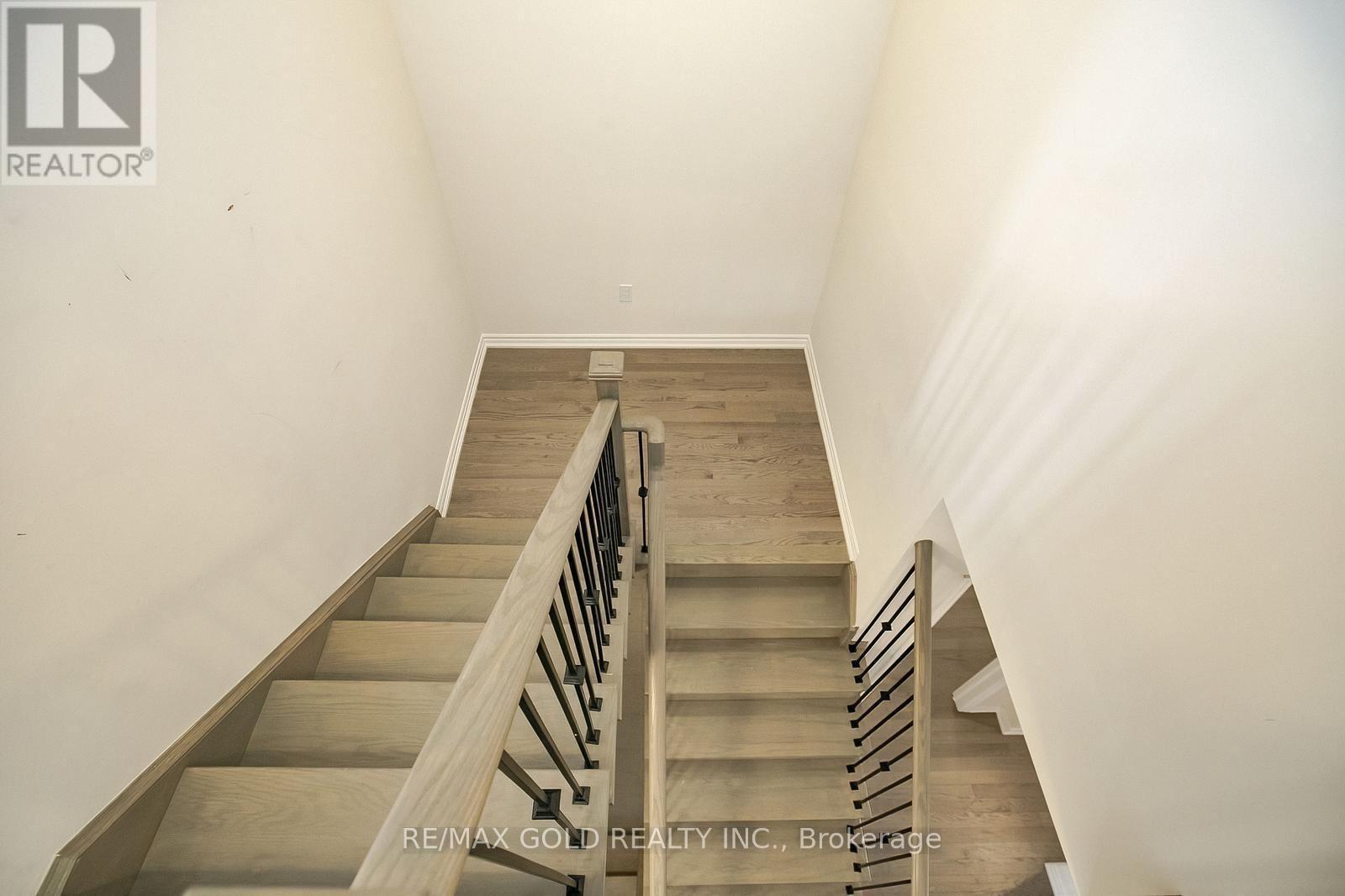 81 Berkely Street, Wasaga Beach, Ontario  L9Z 2N6 - Photo 22 - S12470815