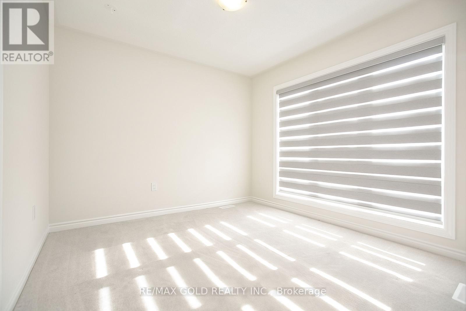 81 Berkely Street, Wasaga Beach, Ontario  L9Z 2N6 - Photo 37 - S12470815