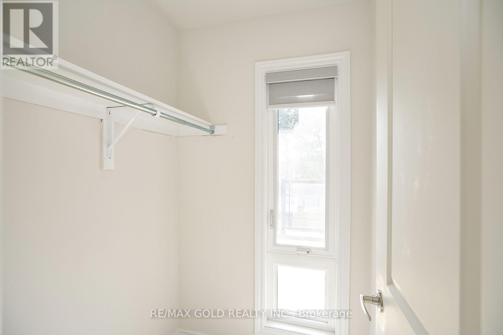 81 Berkely Street, Wasaga Beach, Ontario  L9Z 2N6 - Photo 39 - S12470815