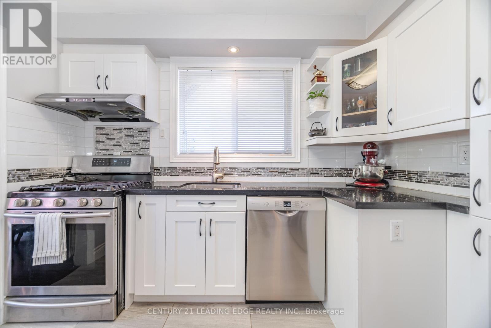 2574 Lundigan Drive, Mississauga, Ontario  L5J 3W1 - Photo 15 - W12470816