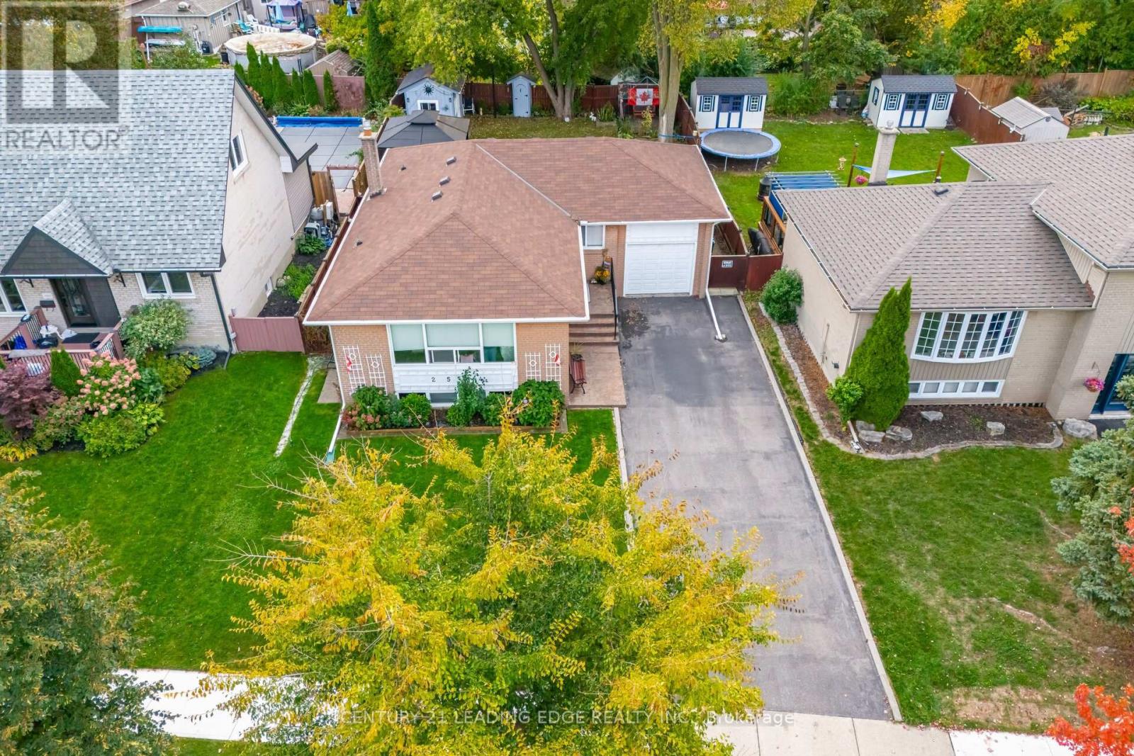 2574 Lundigan Drive, Mississauga, Ontario  L5J 3W1 - Photo 2 - W12470816