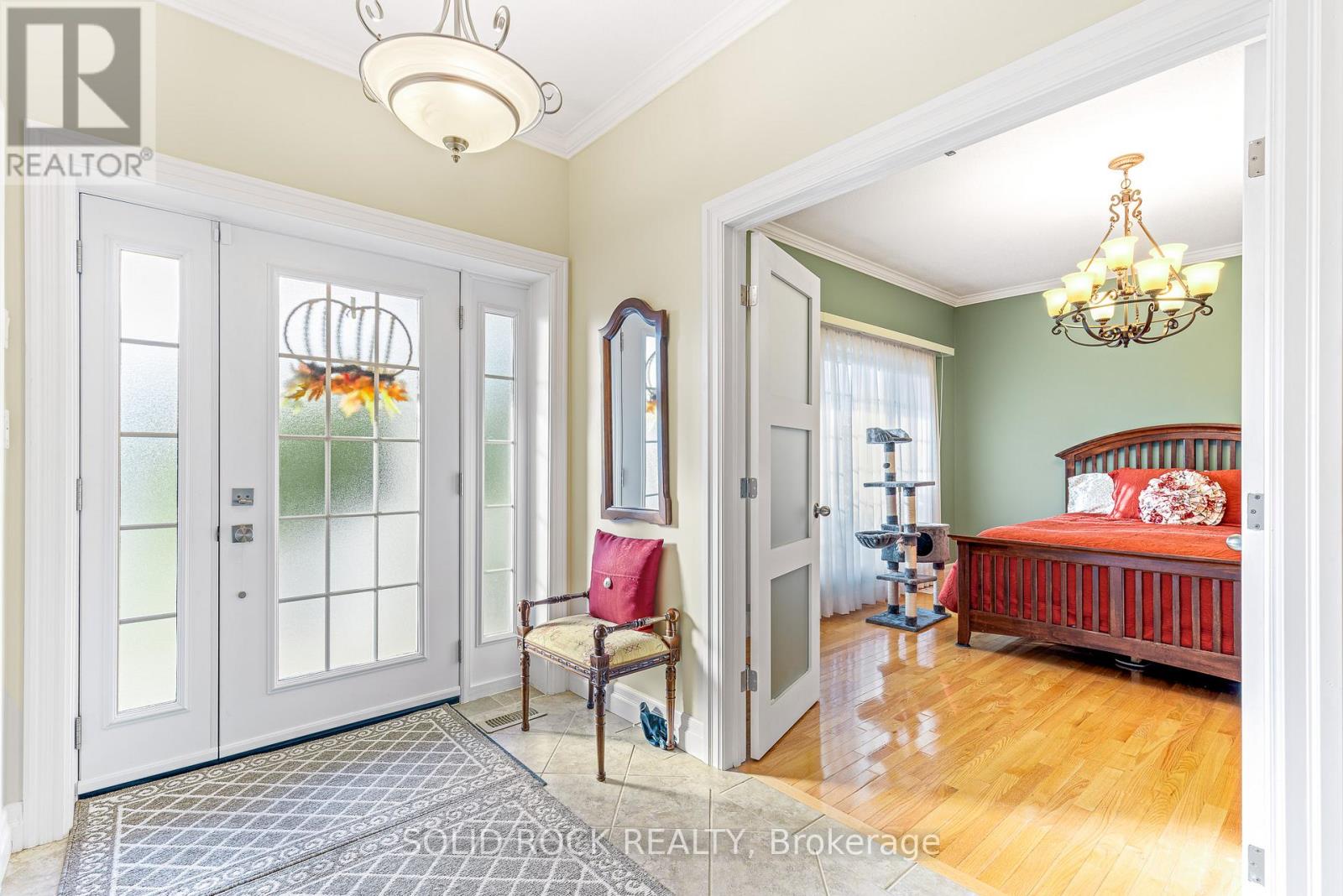 1021 Crestwood Drive, Brockville, Ontario  K6V 7N1 - Photo 6 - X12367319