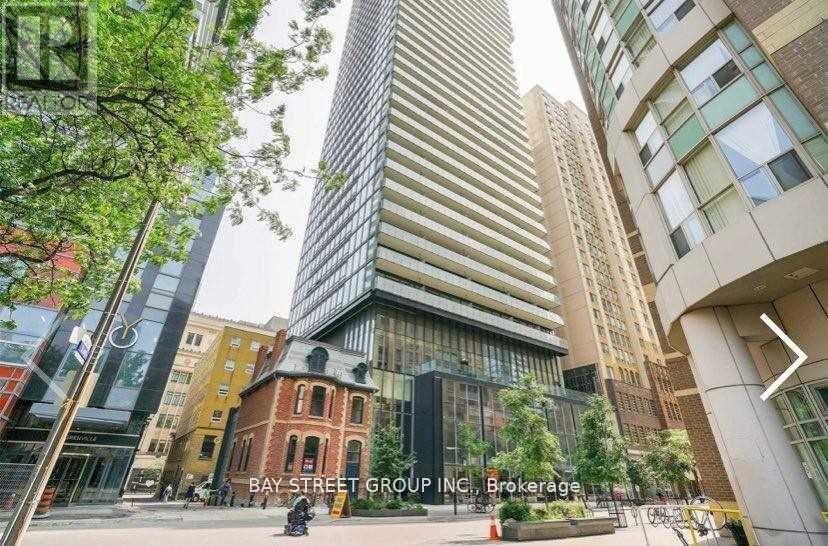 710 - 15 GRENVILLE STREET, Toronto, Ontario