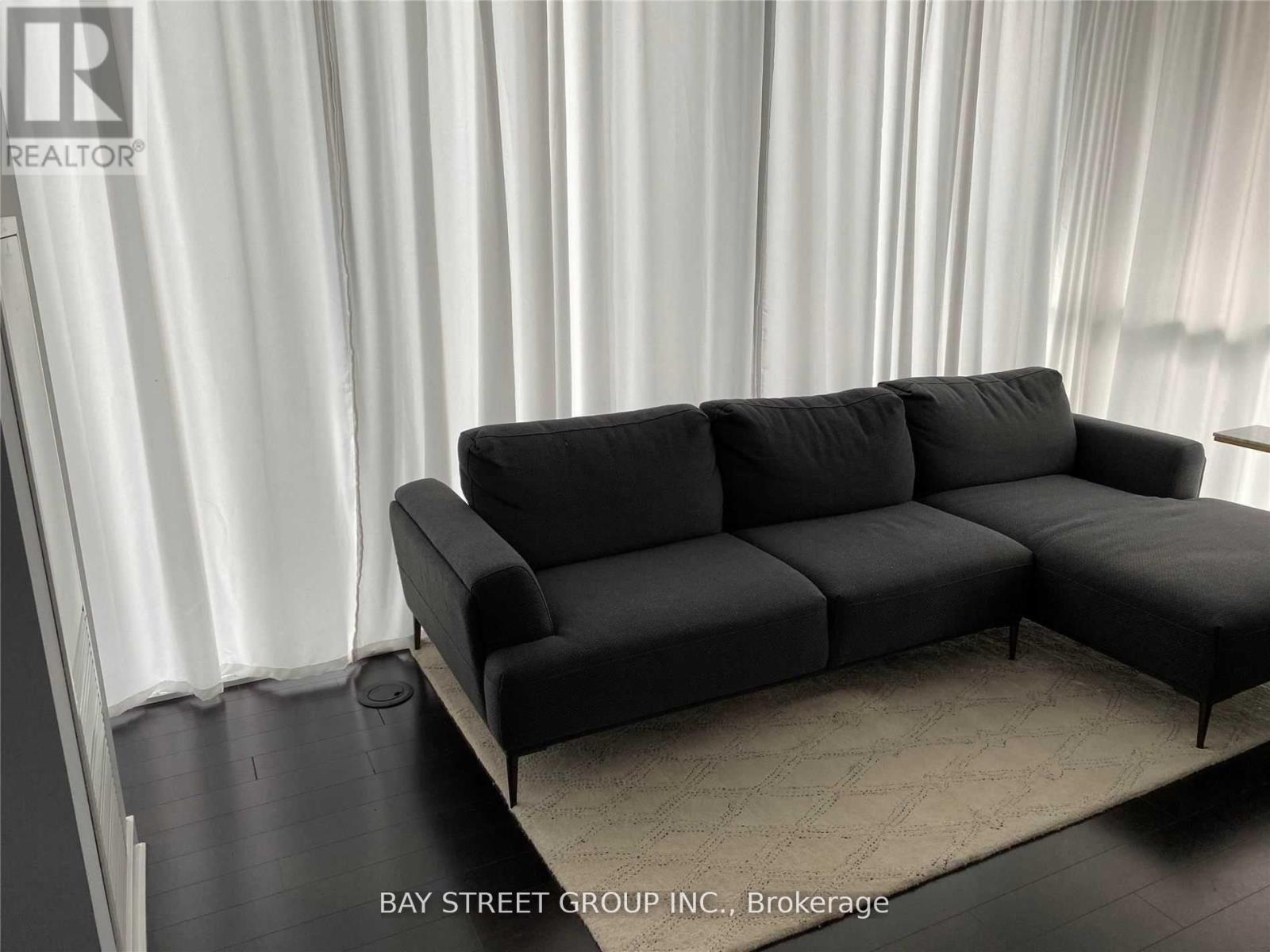 710 - 15 Grenville Street, Toronto, Ontario  M4Y 1A1 - Photo 3 - C12470848