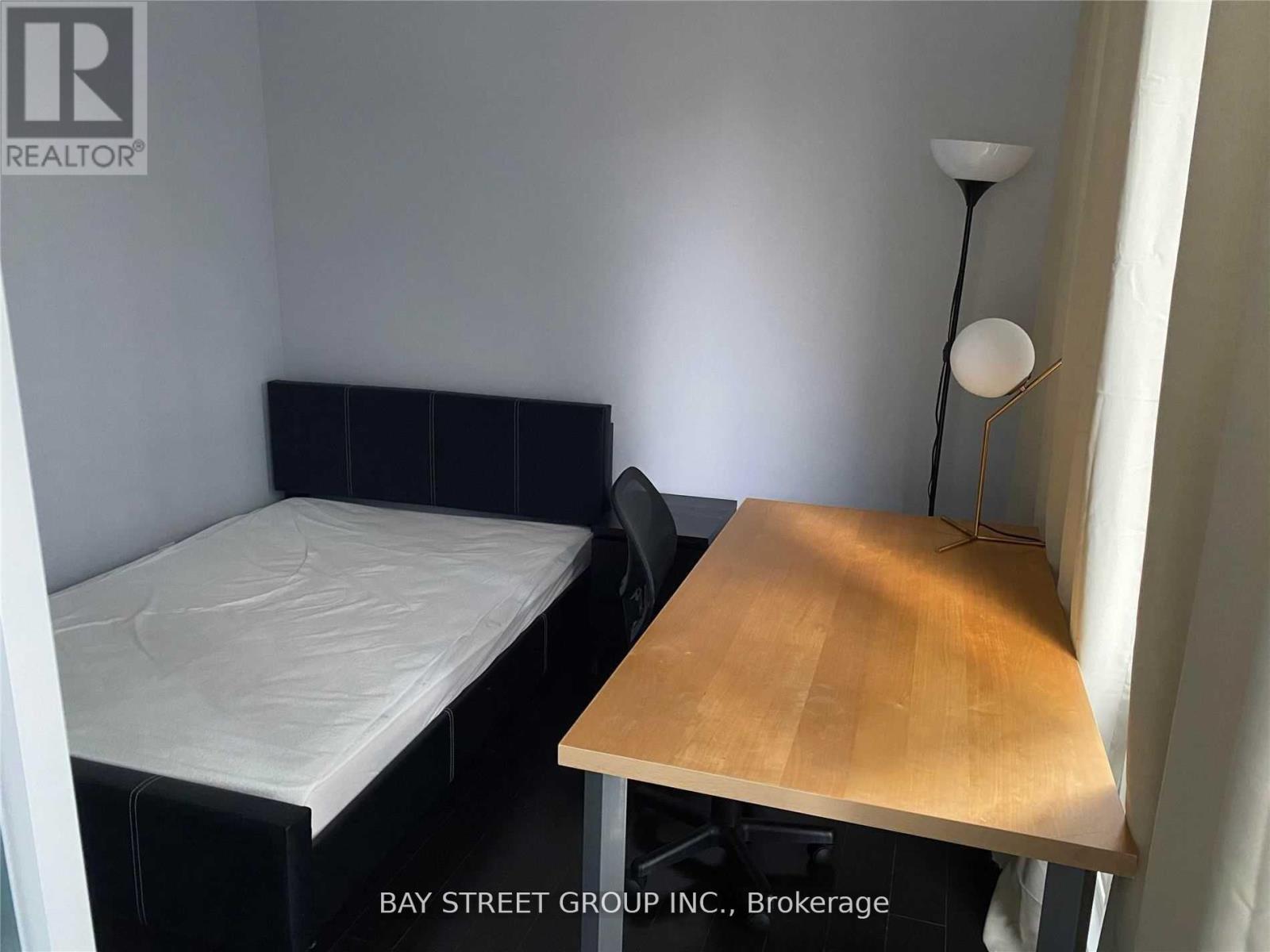 710 - 15 Grenville Street, Toronto, Ontario  M4Y 1A1 - Photo 4 - C12470848