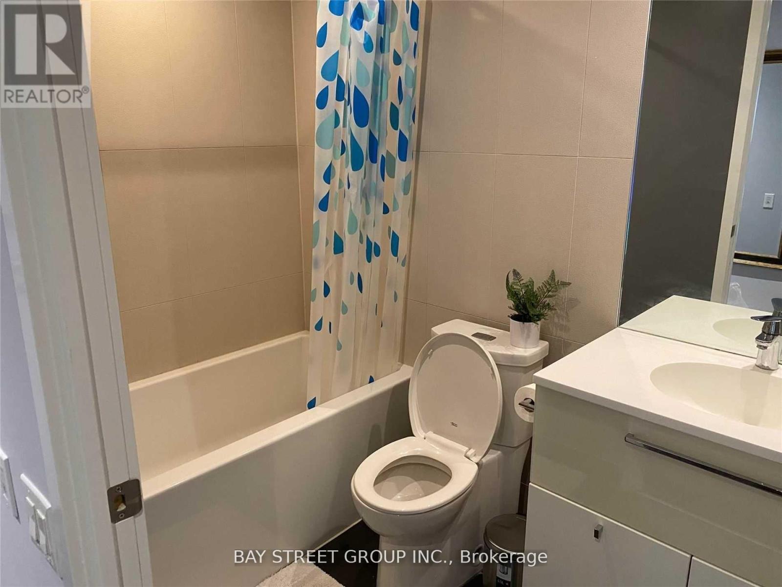 710 - 15 Grenville Street, Toronto, Ontario  M4Y 1A1 - Photo 9 - C12470848