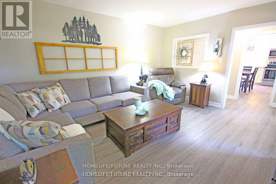 Main - 617 Wychwood Street, Oshawa, Ontario  L1G 2T4 - Photo 4 - E12470829