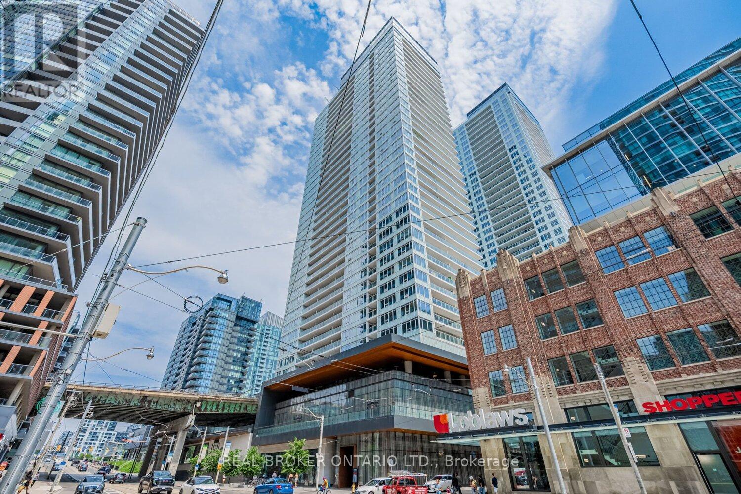 816 - 19 BATHURST STREET, Toronto, Ontario