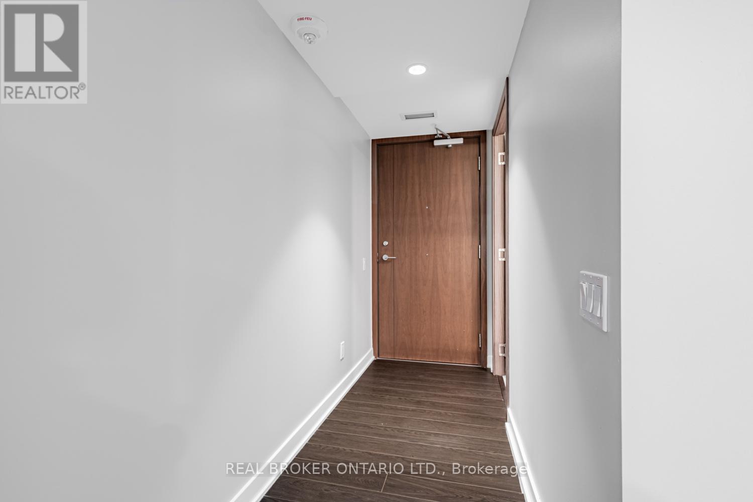 816 - 19 Bathurst Street, Toronto, Ontario  M5V 0P8 - Photo 5 - C12470824