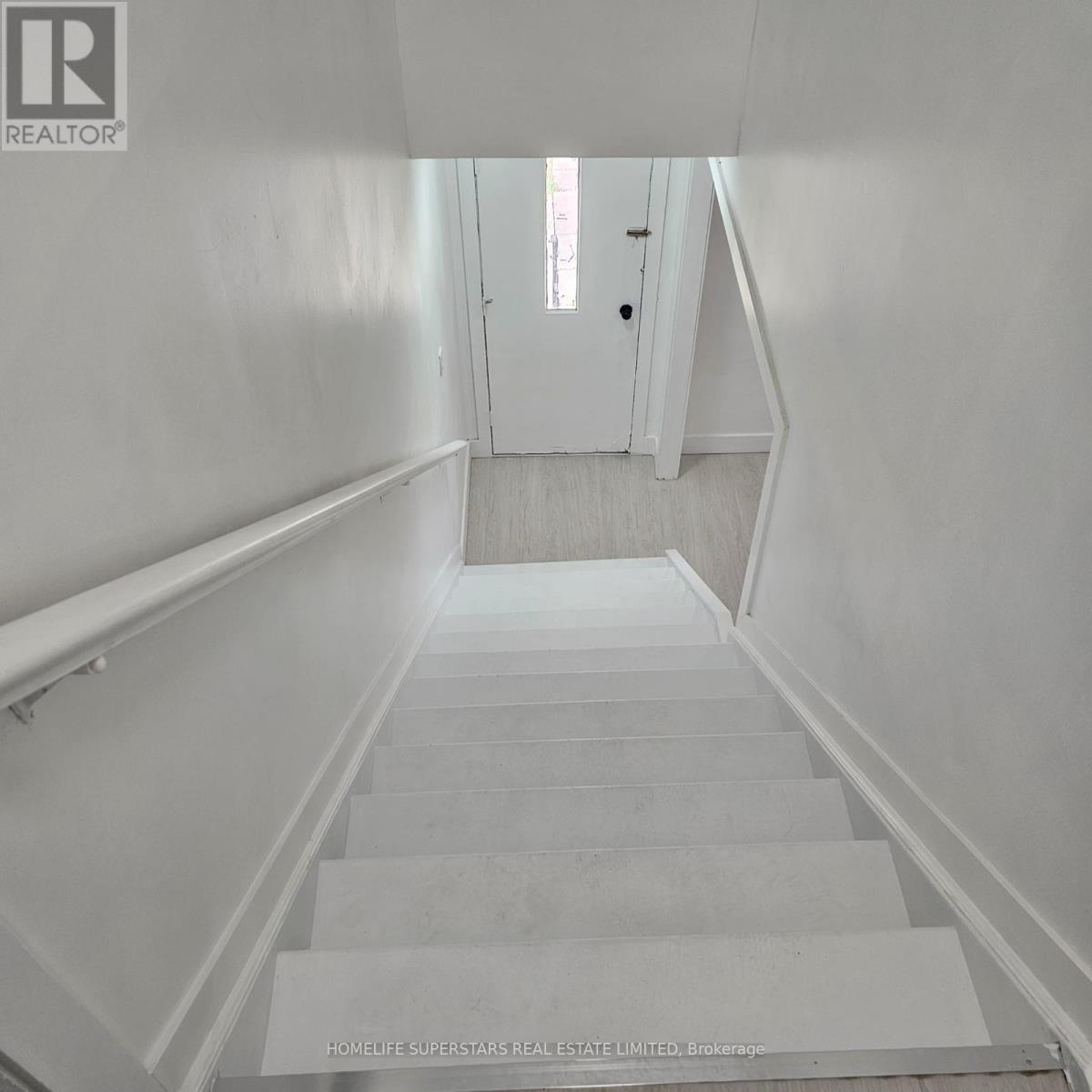 3130 Merritt Avenue, Mississauga, Ontario  L4T 1P3 - Photo 10 - W12470841