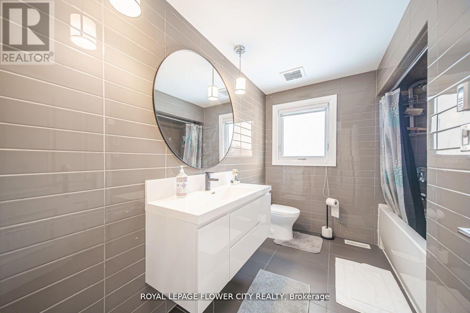 5 Glenn Court, Caledon, Ontario  L7K 0P3 - Photo 27 - W12470843