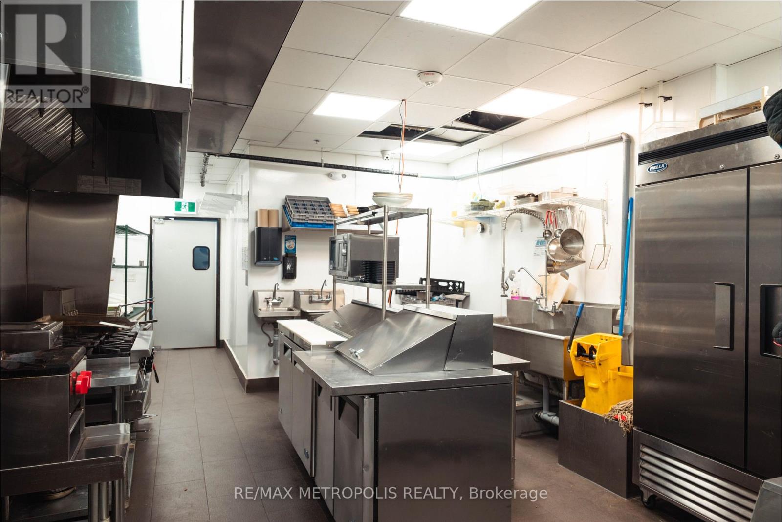 9 - 60 Frederick Street, Kitchener, Ontario  N2H 0C7 - Photo 12 - X12470825