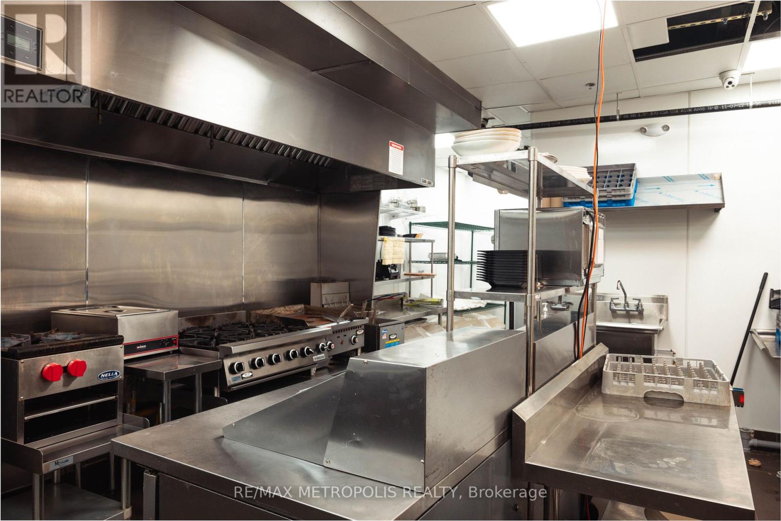 9 - 60 Frederick Street, Kitchener, Ontario  N2H 0C7 - Photo 13 - X12470825