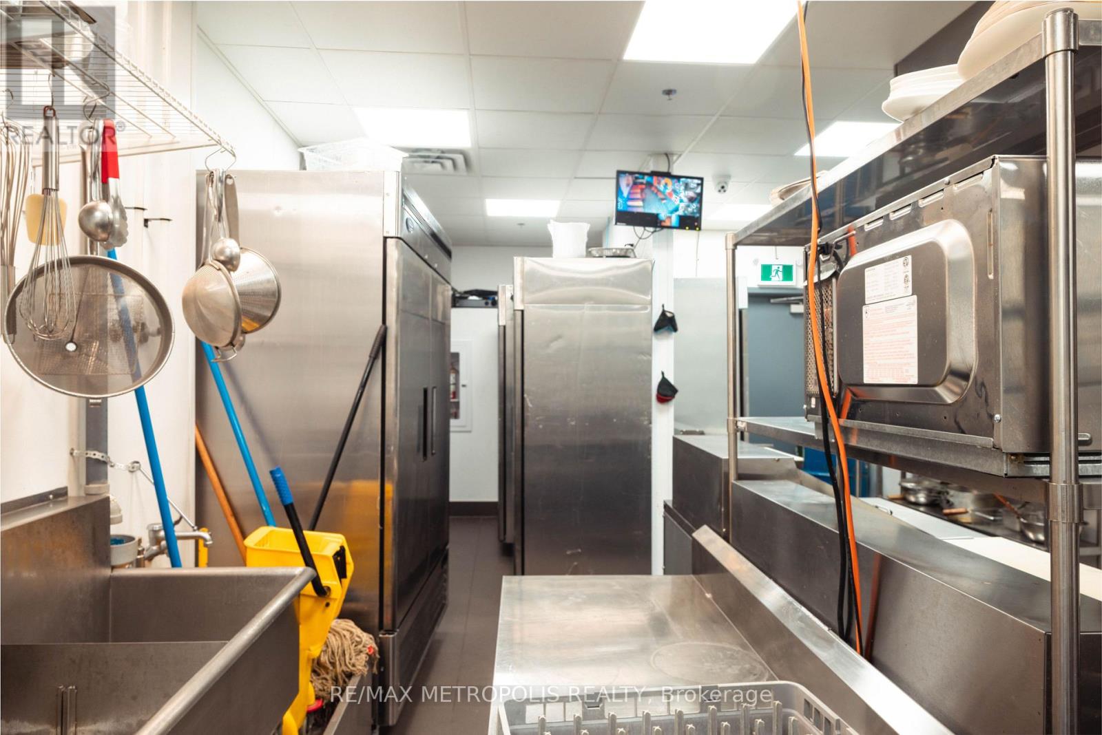 9 - 60 Frederick Street, Kitchener, Ontario  N2H 0C7 - Photo 15 - X12470825