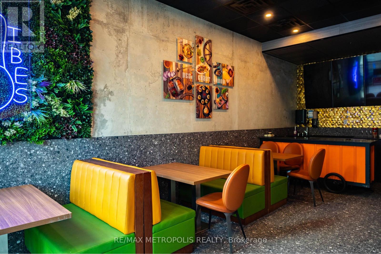 9 - 60 Frederick Street, Kitchener, Ontario  N2H 0C7 - Photo 9 - X12470825