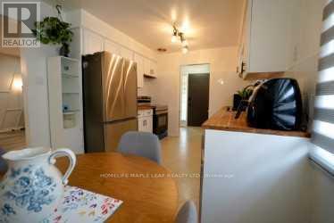 147 Muriel Crescent, London South, Ontario  N6E 2K4 - Photo 14 - X12470845