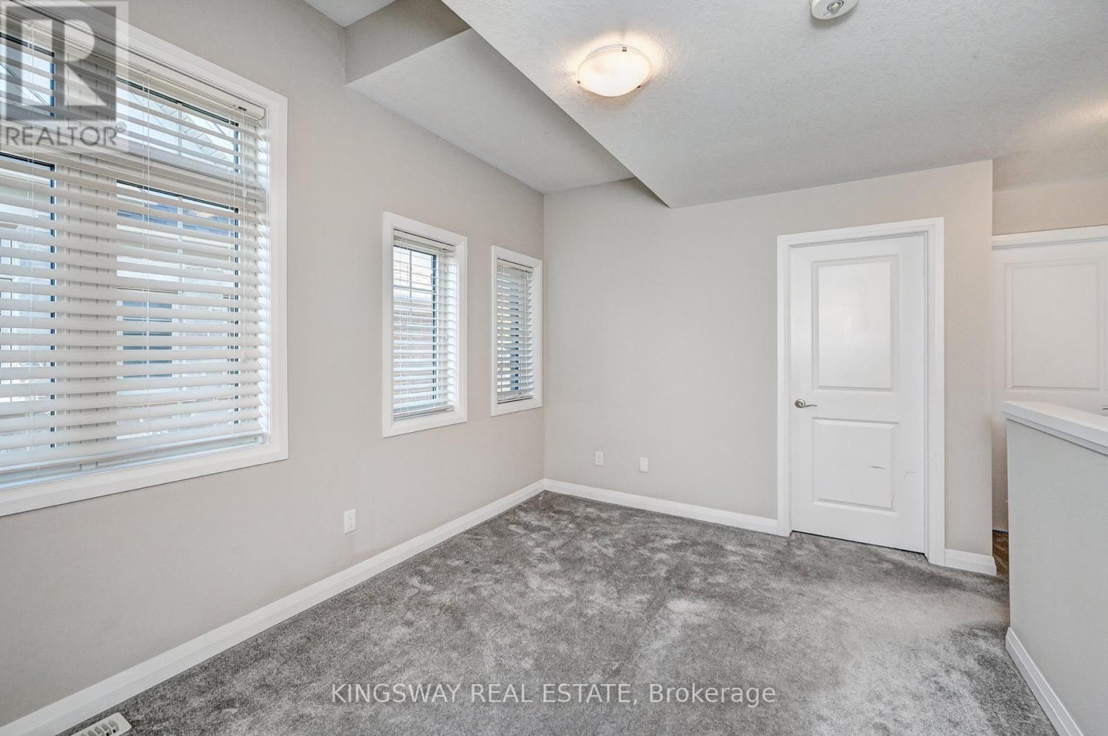 86 Monarch Woods Drive, Kitchener, Ontario  N2P 2Y9 - Photo 23 - X12470850