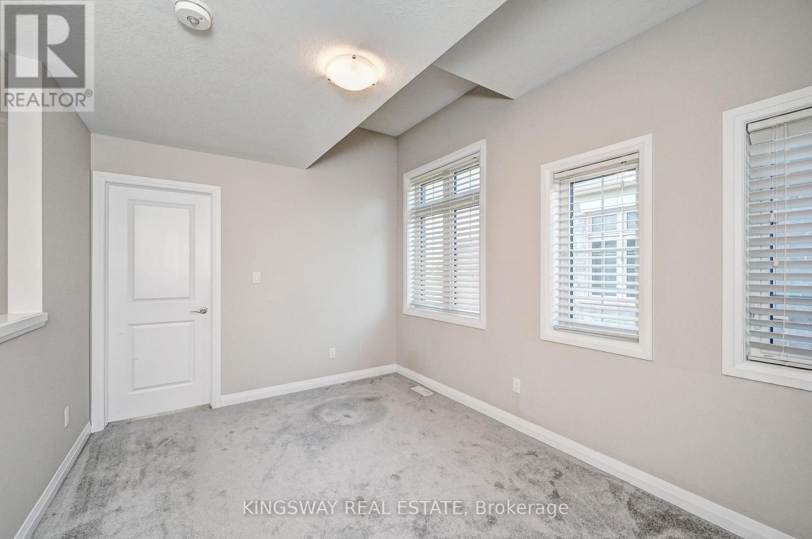 86 Monarch Woods Drive, Kitchener, Ontario  N2P 2Y9 - Photo 24 - X12470850