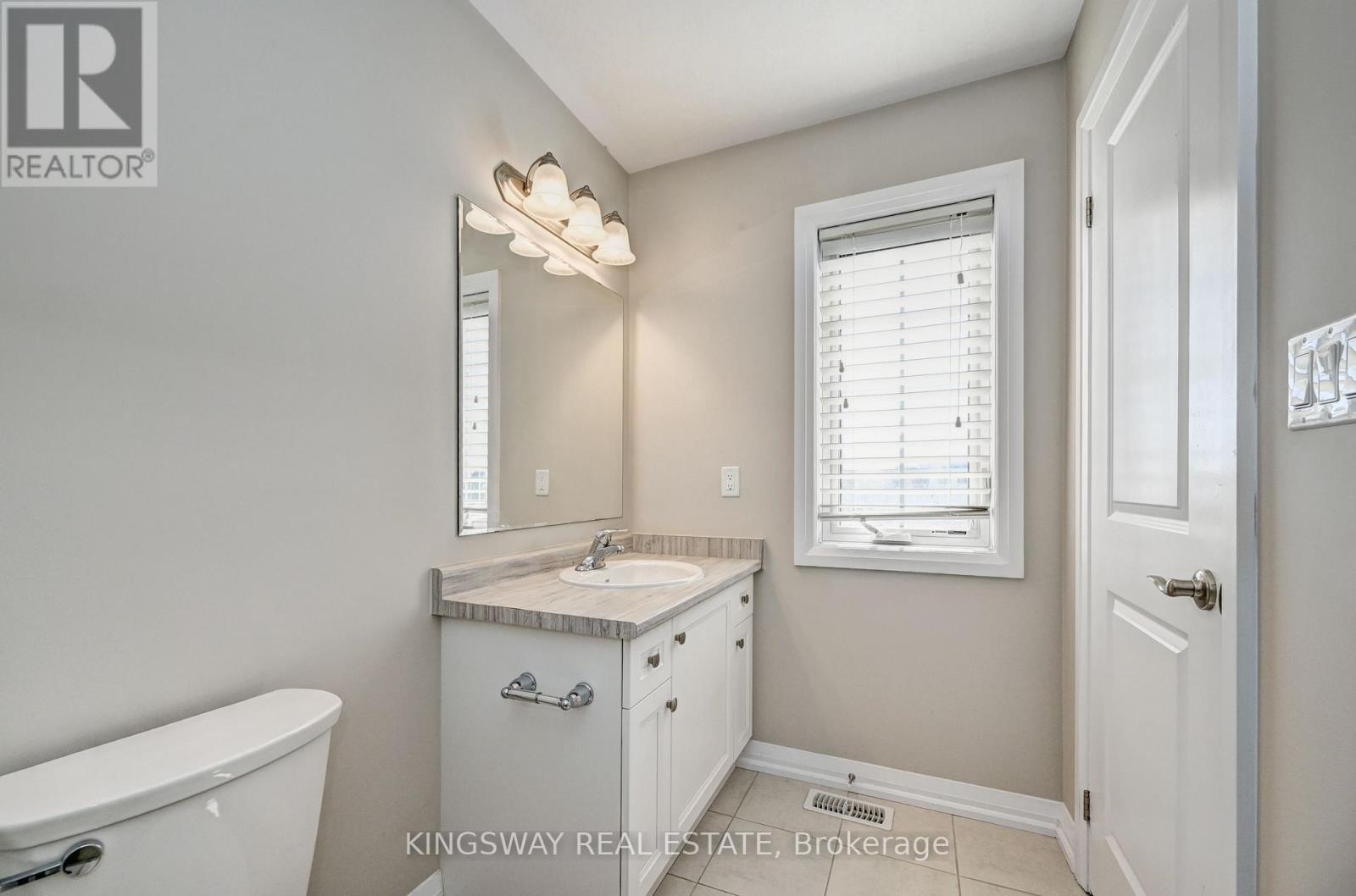 86 Monarch Woods Drive, Kitchener, Ontario  N2P 2Y9 - Photo 30 - X12470850