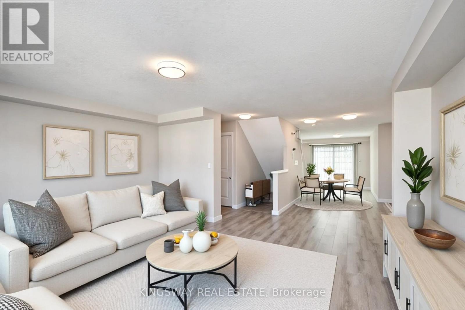 86 Monarch Woods Drive, Kitchener, Ontario  N2P 2Y9 - Photo 4 - X12470850