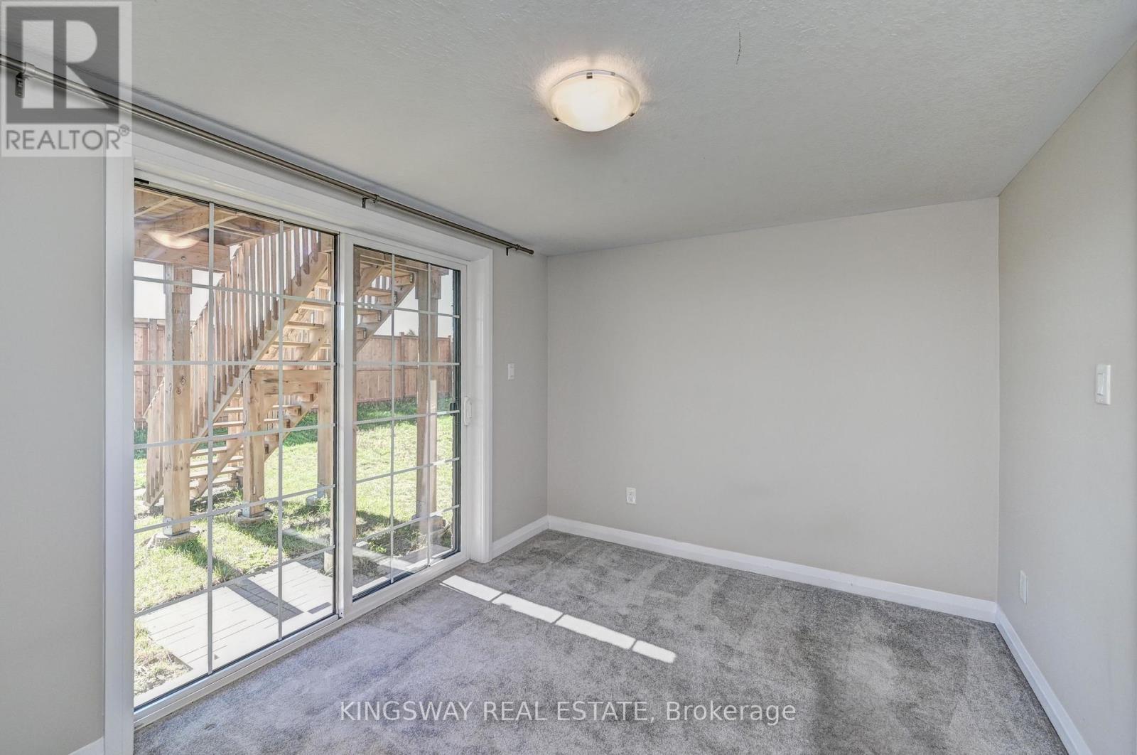 86 Monarch Woods Drive, Kitchener, Ontario  N2P 2Y9 - Photo 40 - X12470850