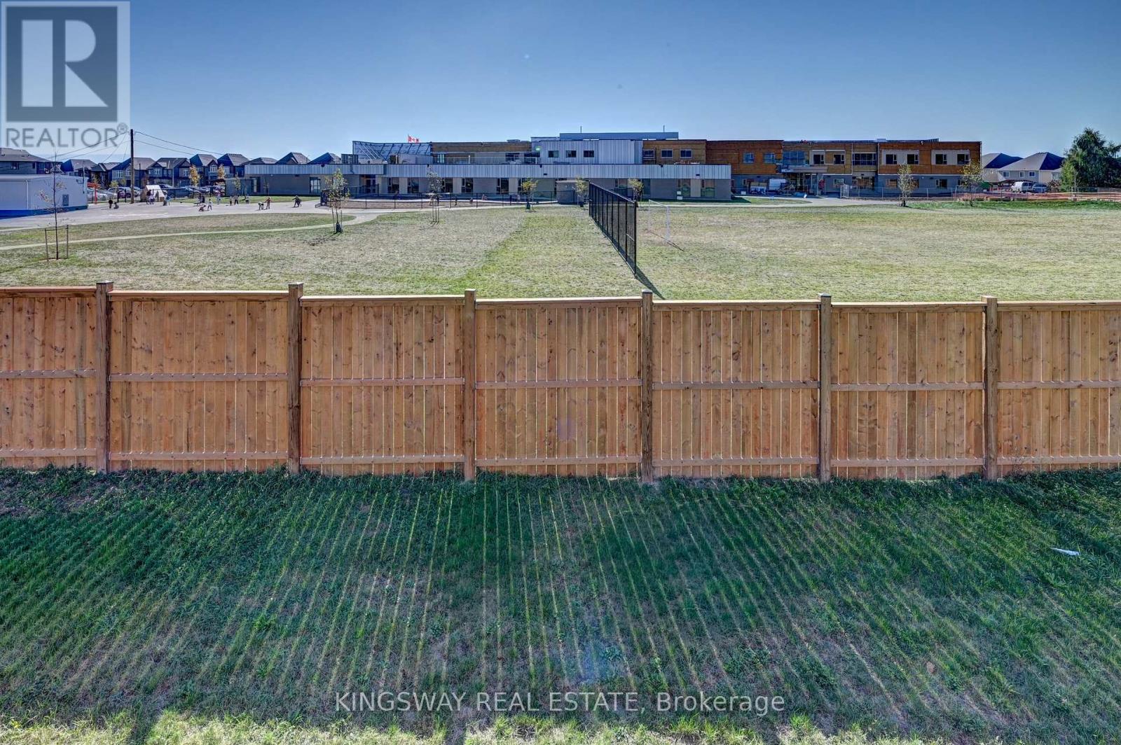 86 Monarch Woods Drive, Kitchener, Ontario  N2P 2Y9 - Photo 45 - X12470850