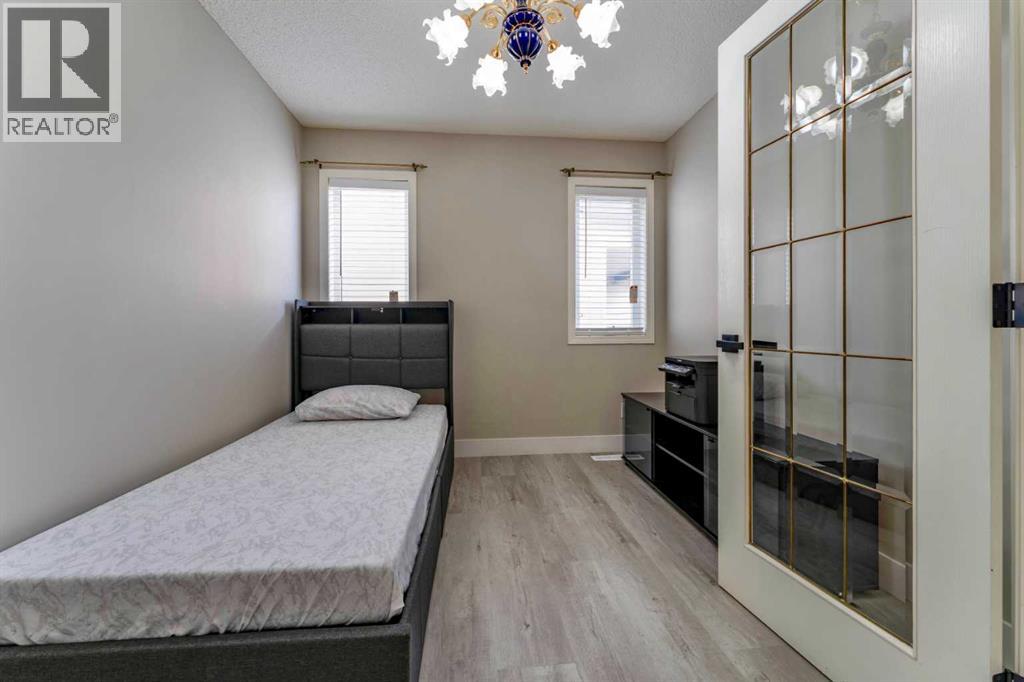 276 Fairways Bay Nw, Airdrie, Alberta  T4B 2P5 - Photo 3 - A2265171