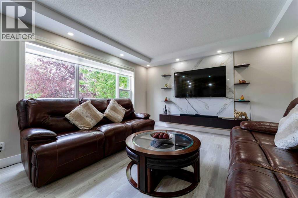 276 Fairways Bay Nw, Airdrie, Alberta  T4B 2P5 - Photo 6 - A2265171