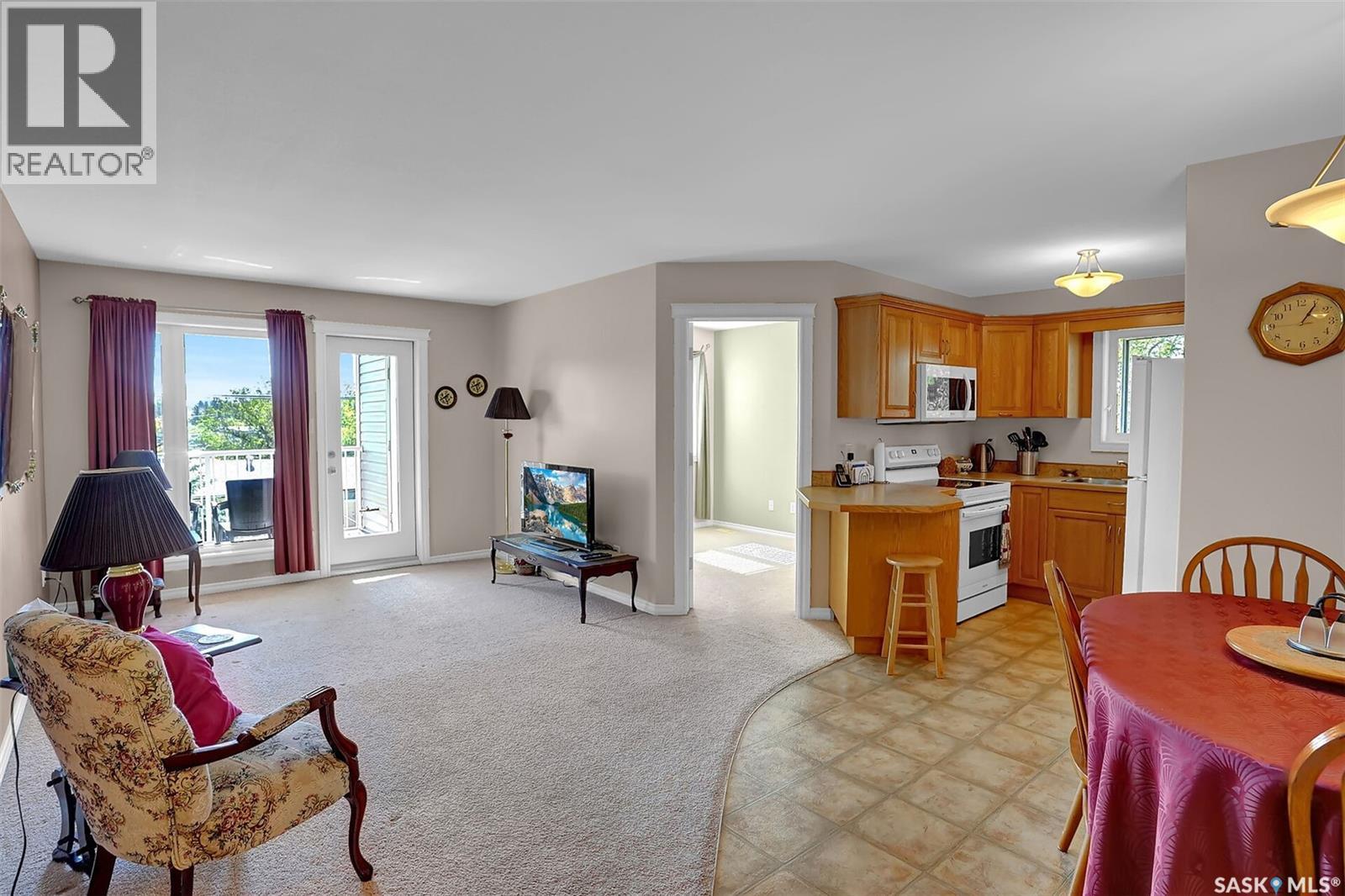 403 3946 Robinson Street, Regina, Saskatchewan  S4S 3C8 - Photo 4 - SK019271