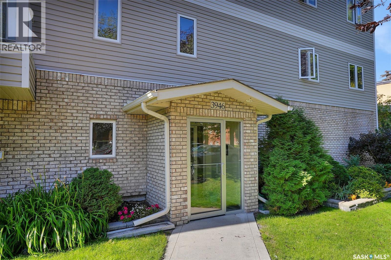 403 3946 Robinson Street, Regina, Saskatchewan  S4S 3C8 - Photo 1 - SK019271