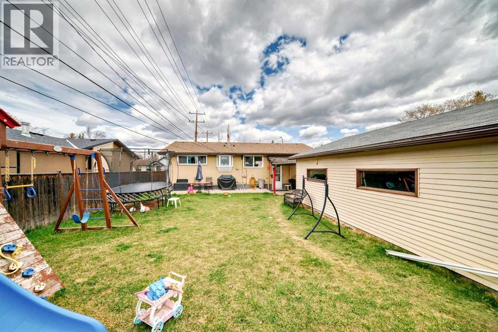 53 Wakefield Drive Sw, Calgary, Alberta  T3C 2W8 - Photo 32 - A2230901