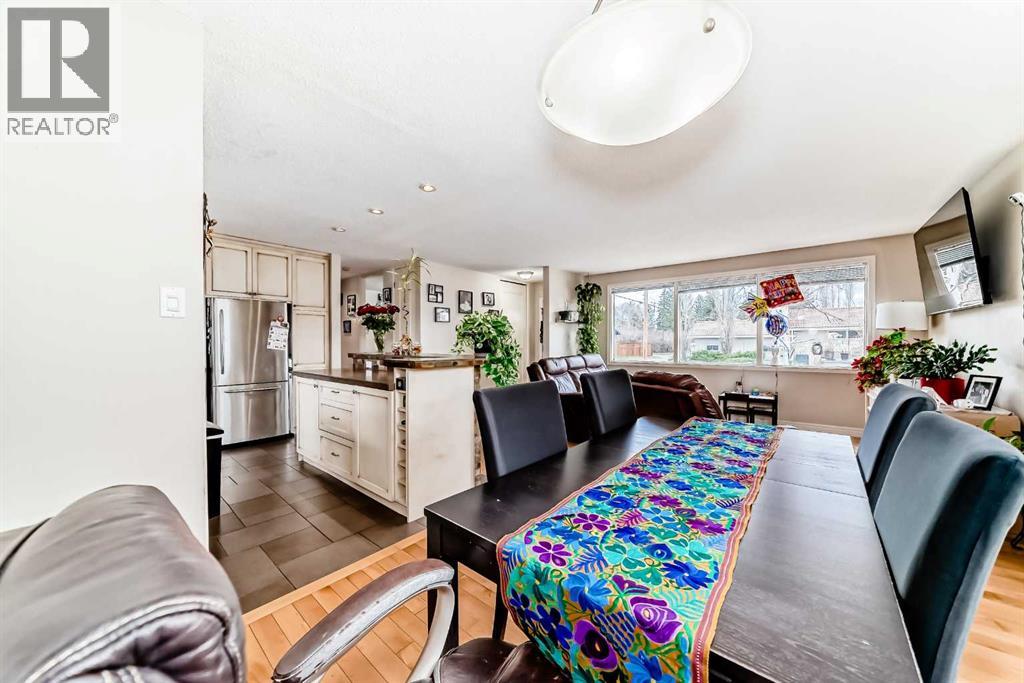 53 Wakefield Drive Sw, Calgary, Alberta  T3C 2W8 - Photo 12 - A2230901