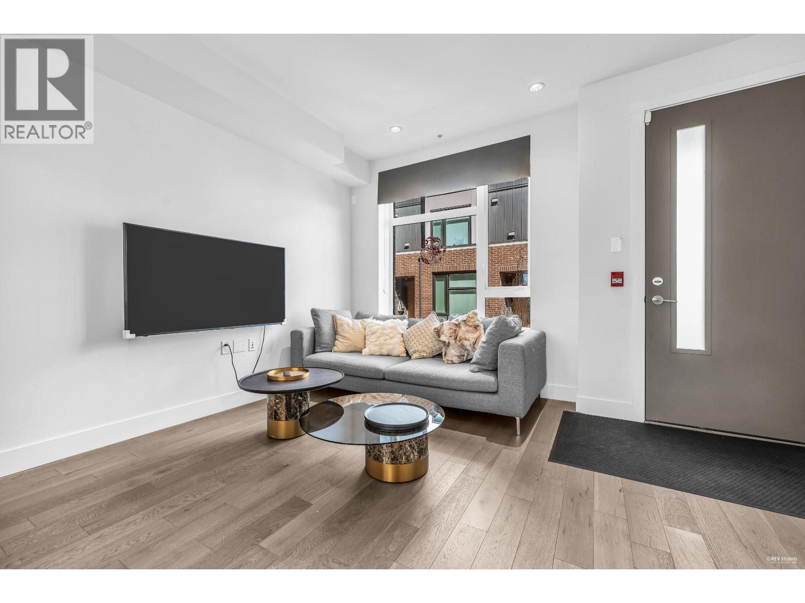 7623 Yukon Street, Vancouver, British Columbia V5X 2Y4 - Photo 2 - R3043433