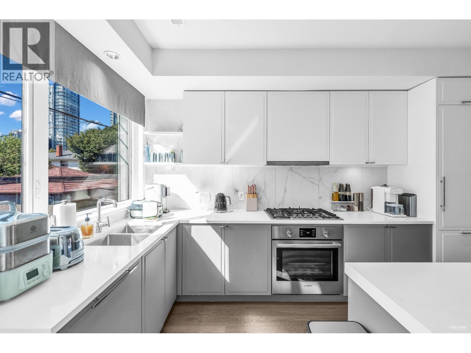 7623 Yukon Street, Vancouver, British Columbia V5X 2Y4 - Photo 8 - R3043433