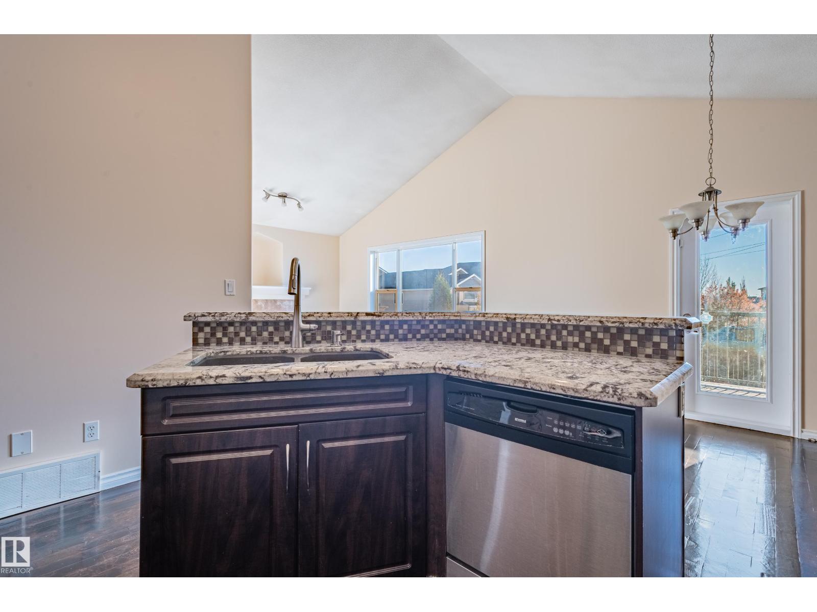 16311 55 St Nw Nw, Edmonton, Alberta  T5Y 3K9 - Photo 10 - E4462751