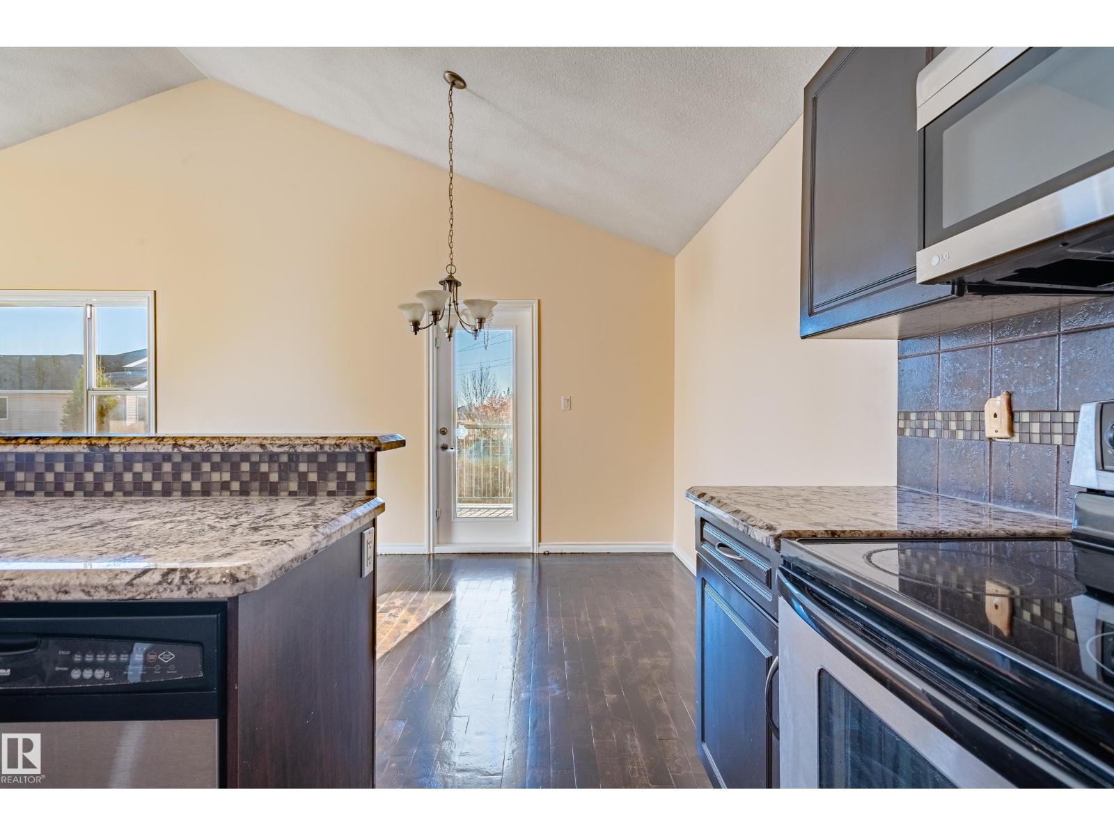 16311 55 St Nw Nw, Edmonton, Alberta  T5Y 3K9 - Photo 11 - E4462751