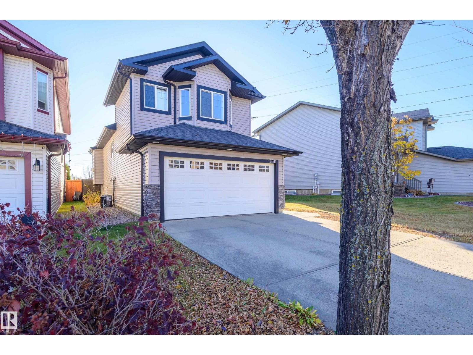 16311 55 St Nw Nw, Edmonton, Alberta  T5Y 3K9 - Photo 2 - E4462751
