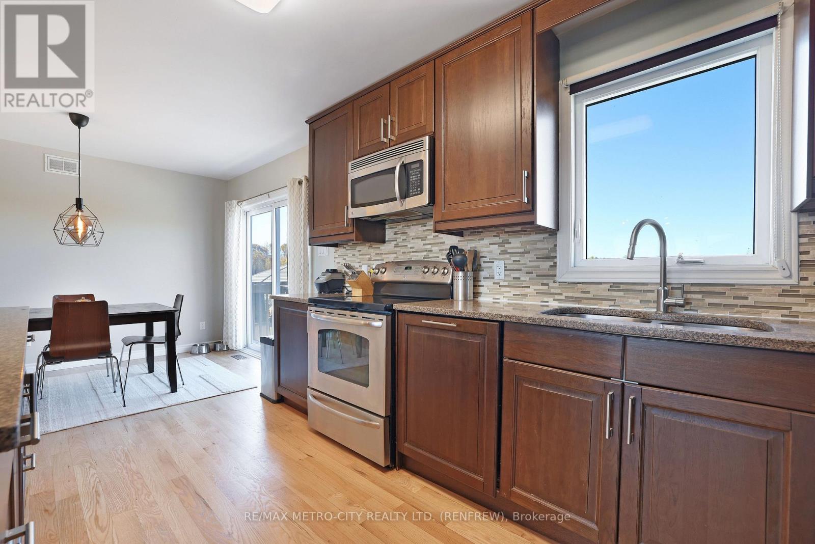 2431 Eady Road, Horton, Ontario  K7V 3Z6 - Photo 13 - X12470873
