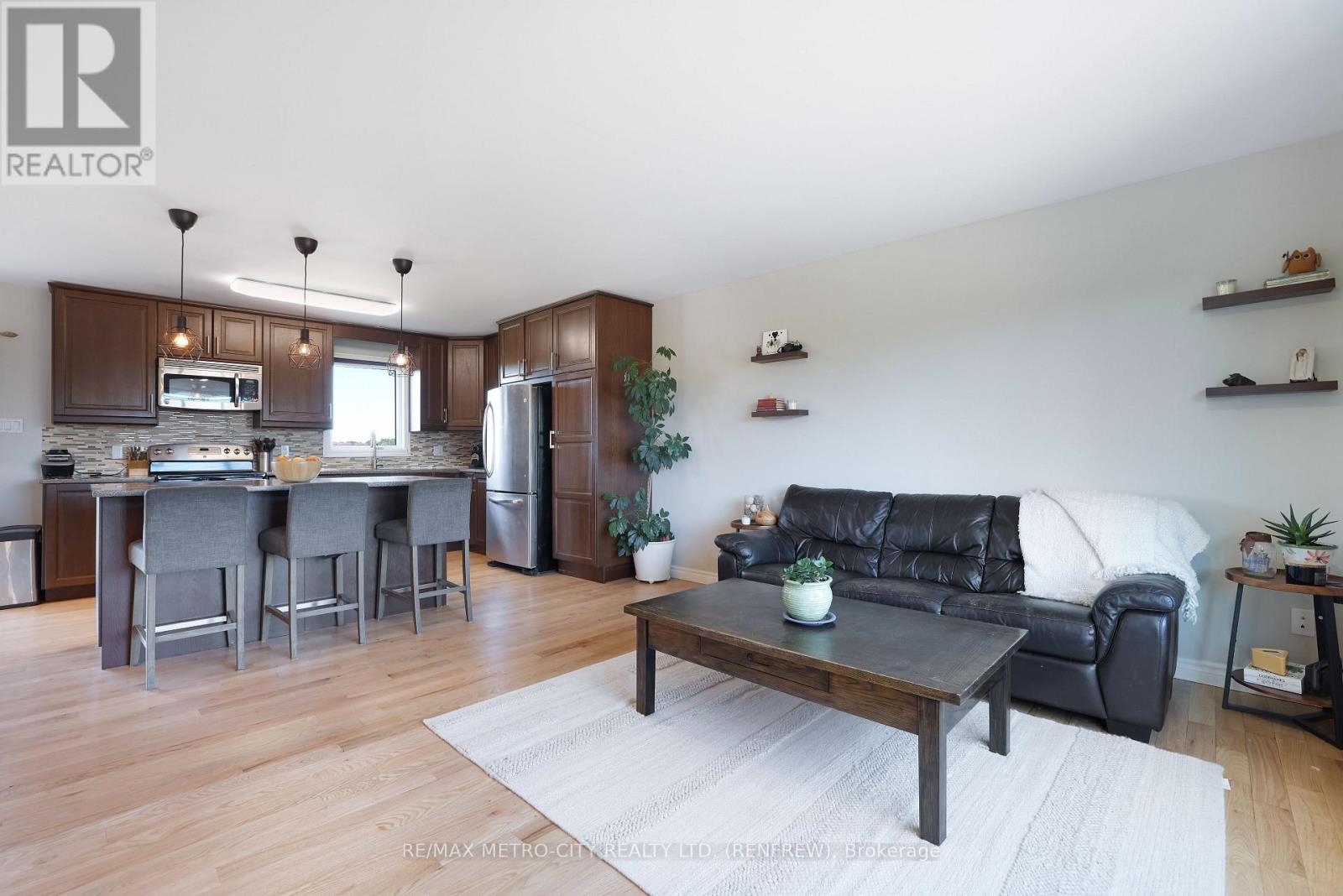 2431 Eady Road, Horton, Ontario  K7V 3Z6 - Photo 9 - X12470873
