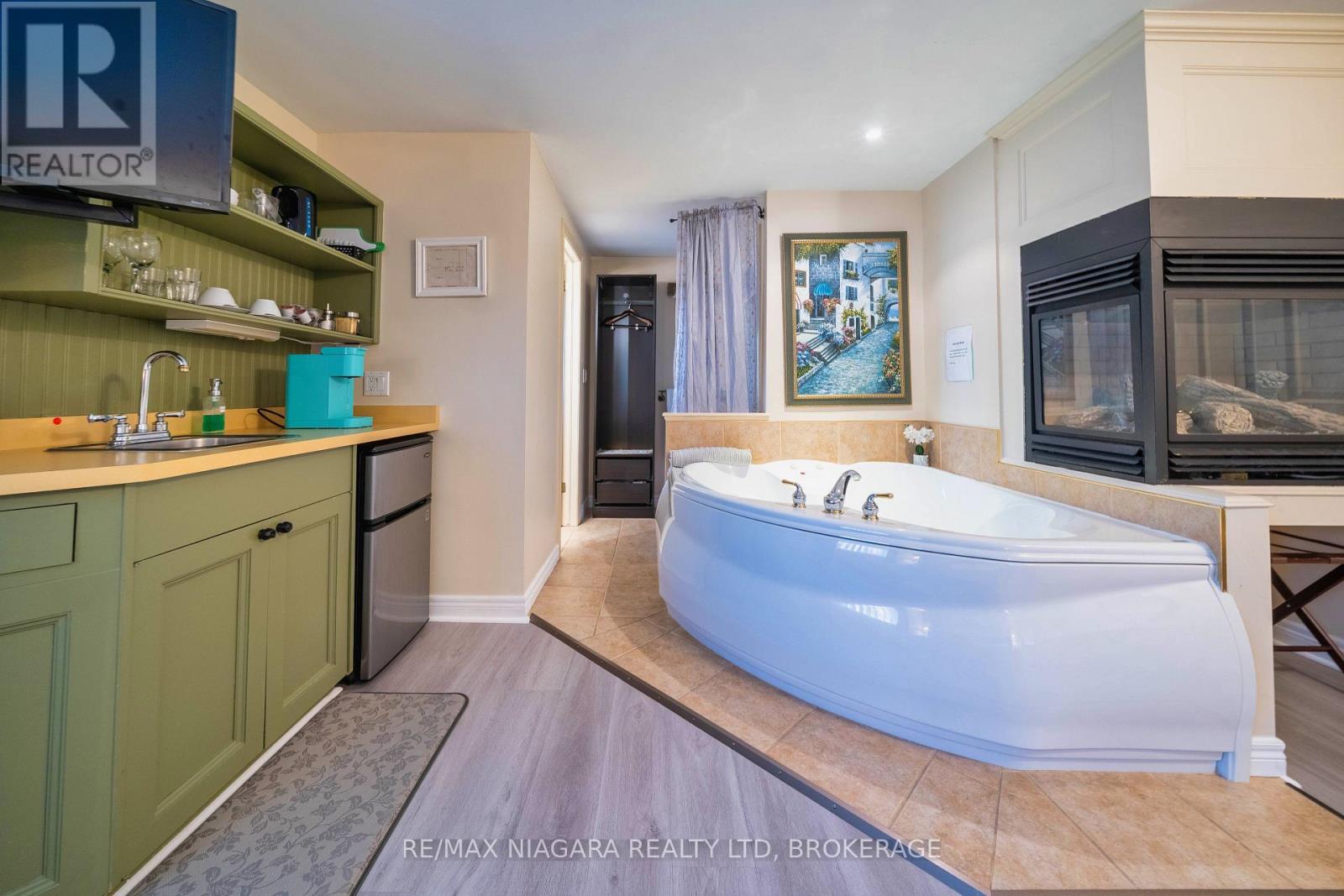 90 Mary Street, Niagara-On-The-Lake, Ontario  L0S 1J0 - Photo 24 - X12470872