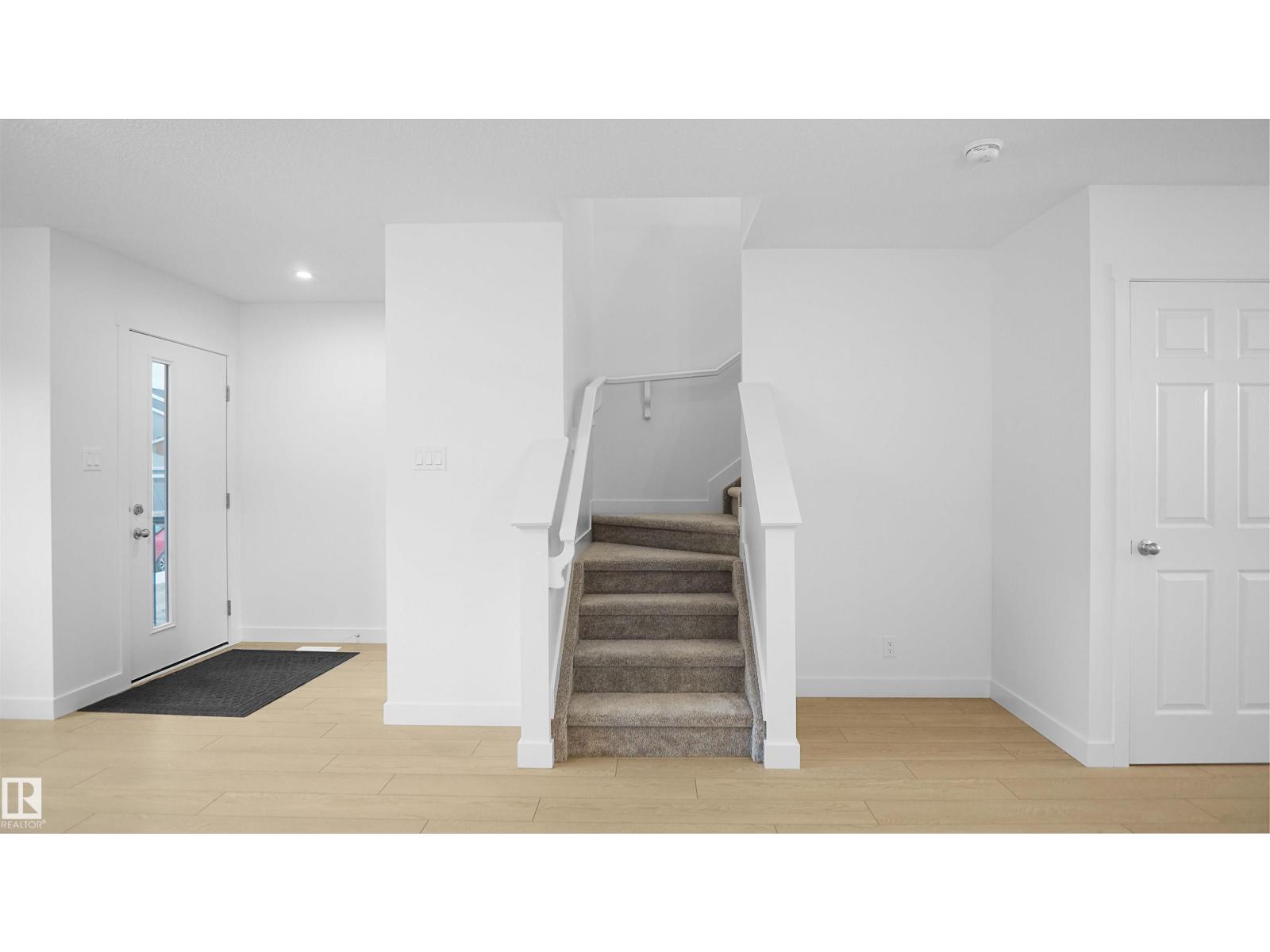 20915 16 Av Nw, Edmonton, Alberta  T6M 3E7 - Photo 2 - E4444578