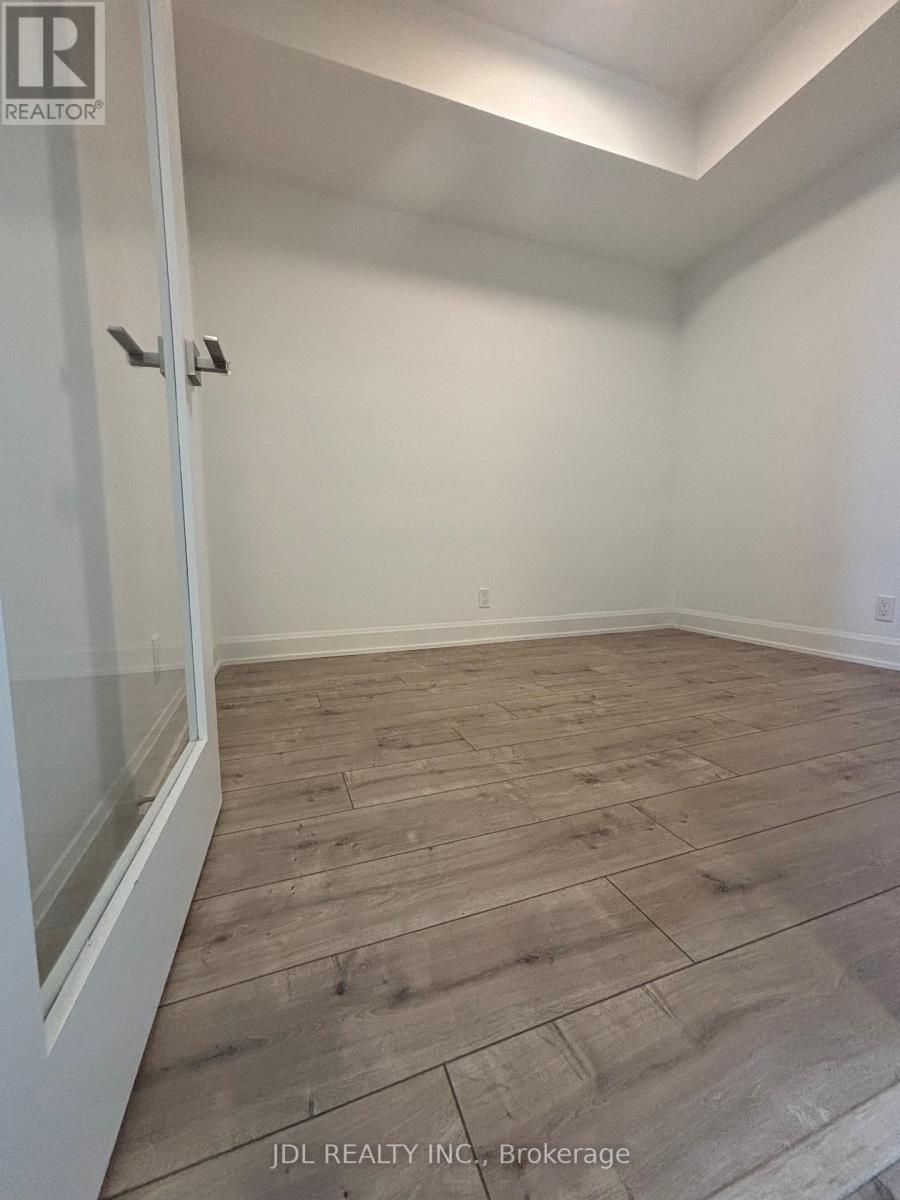911 - 38 Water Walk Drive, Markham, Ontario  L3R 6M8 - Photo 11 - N12470866