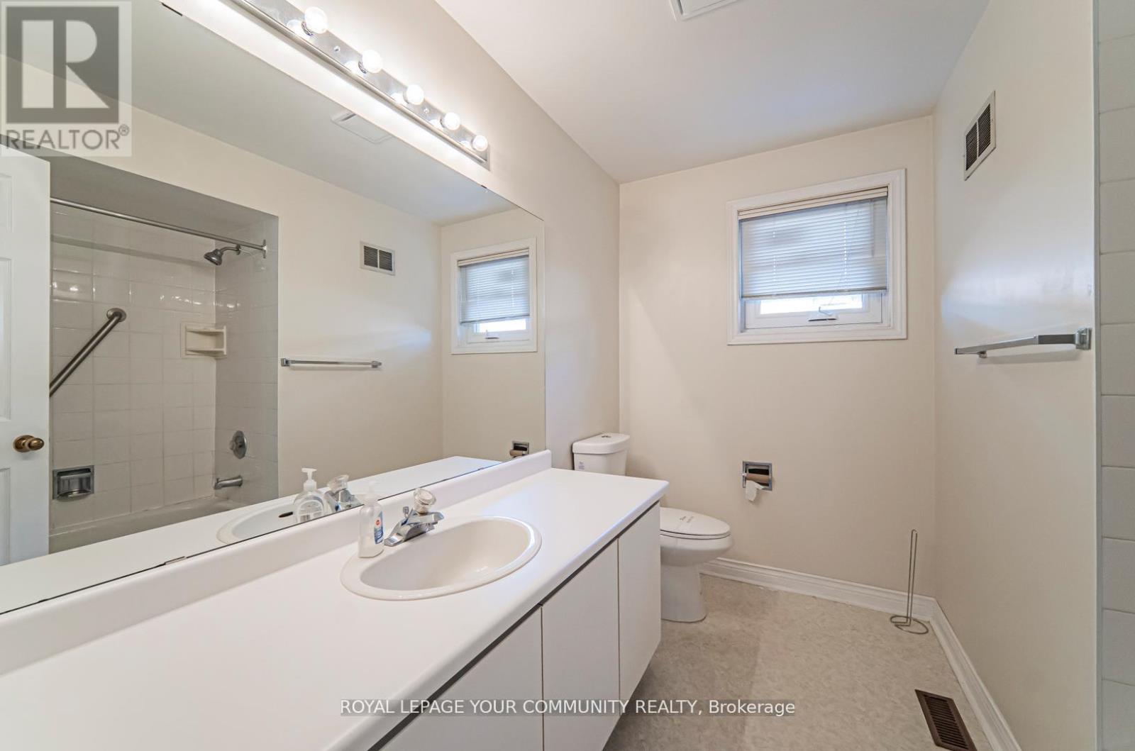 147 John Button Boulevard, Markham, Ontario  L3R 9G2 - Photo 15 - N12470871