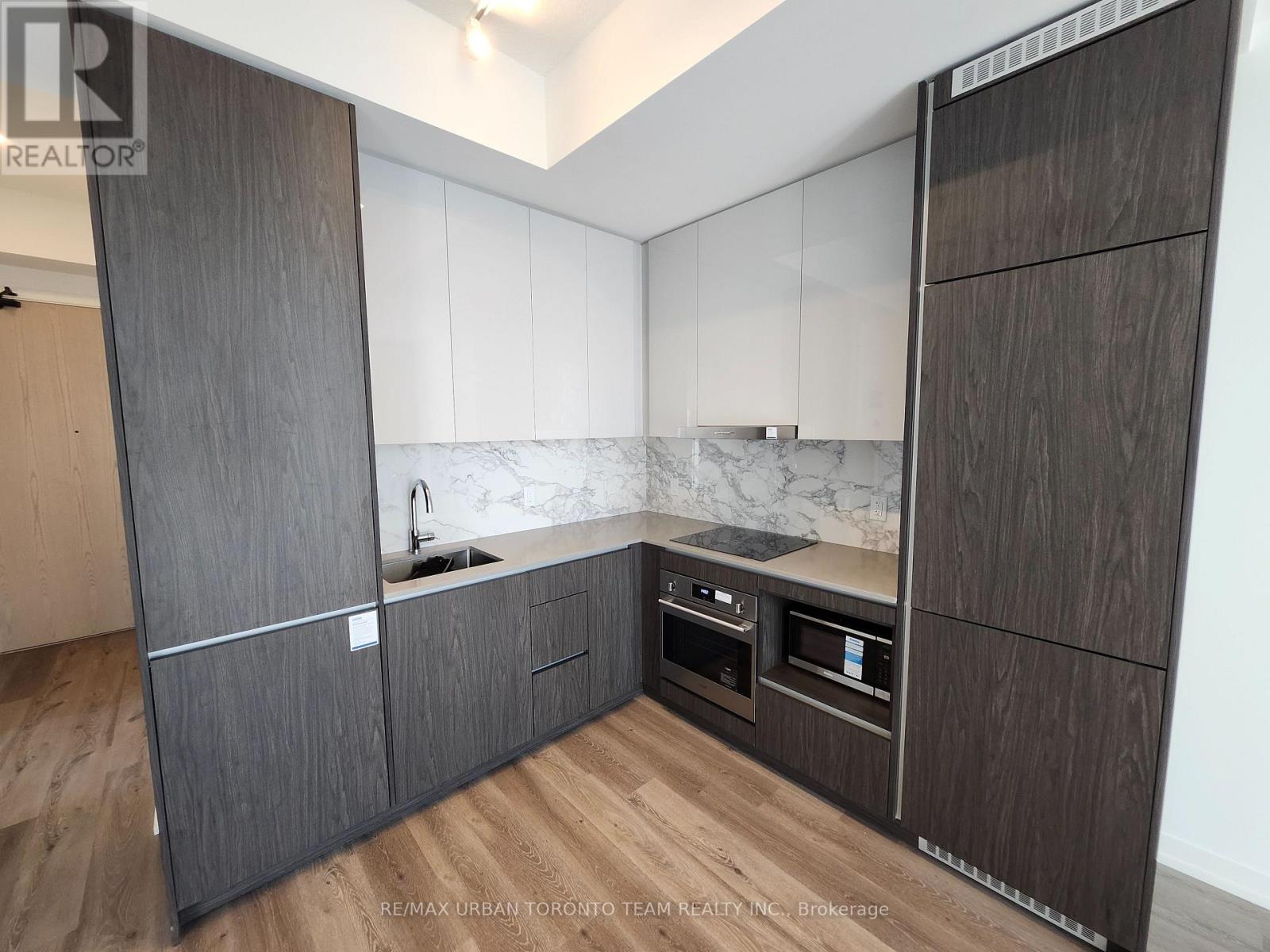 4603 - 28 Interchange Way, Vaughan, Ontario  L4K 0P8 - Photo 2 - N12470876
