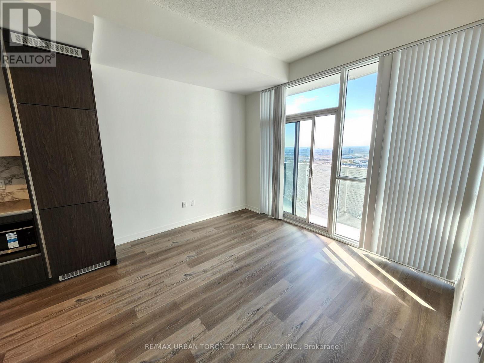 4603 - 28 Interchange Way, Vaughan, Ontario  L4K 0P8 - Photo 4 - N12470876