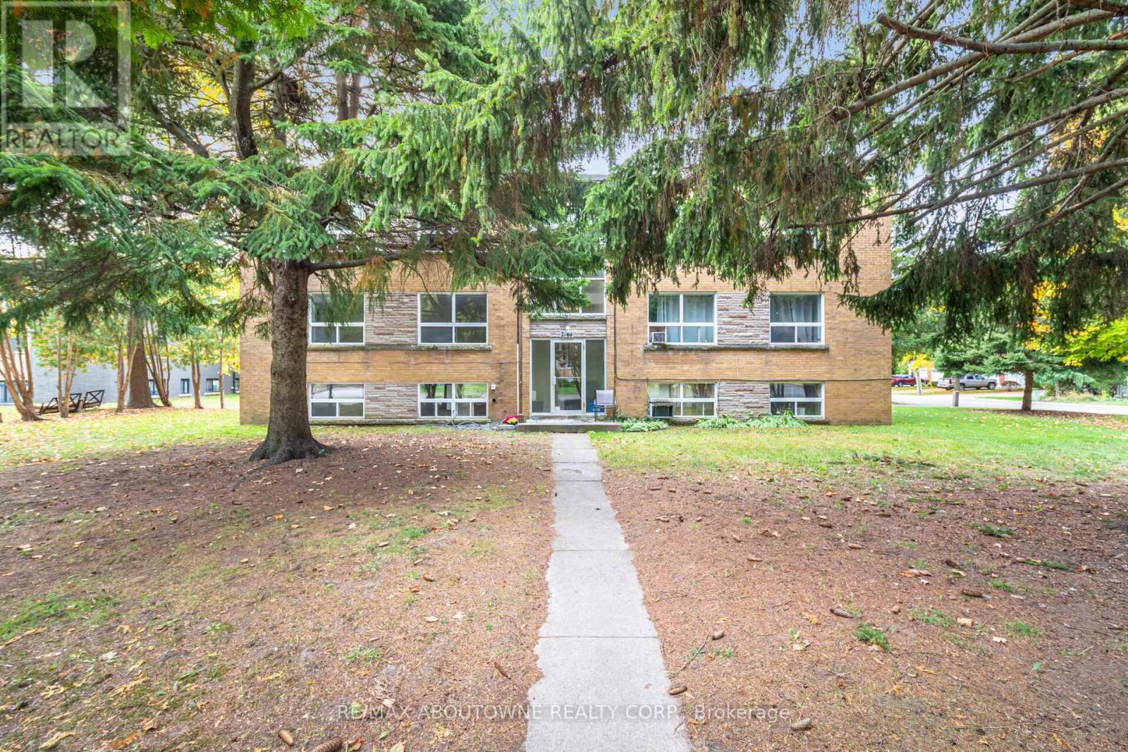 2 - 2144 LILNAN COURT, Burlington, Ontario