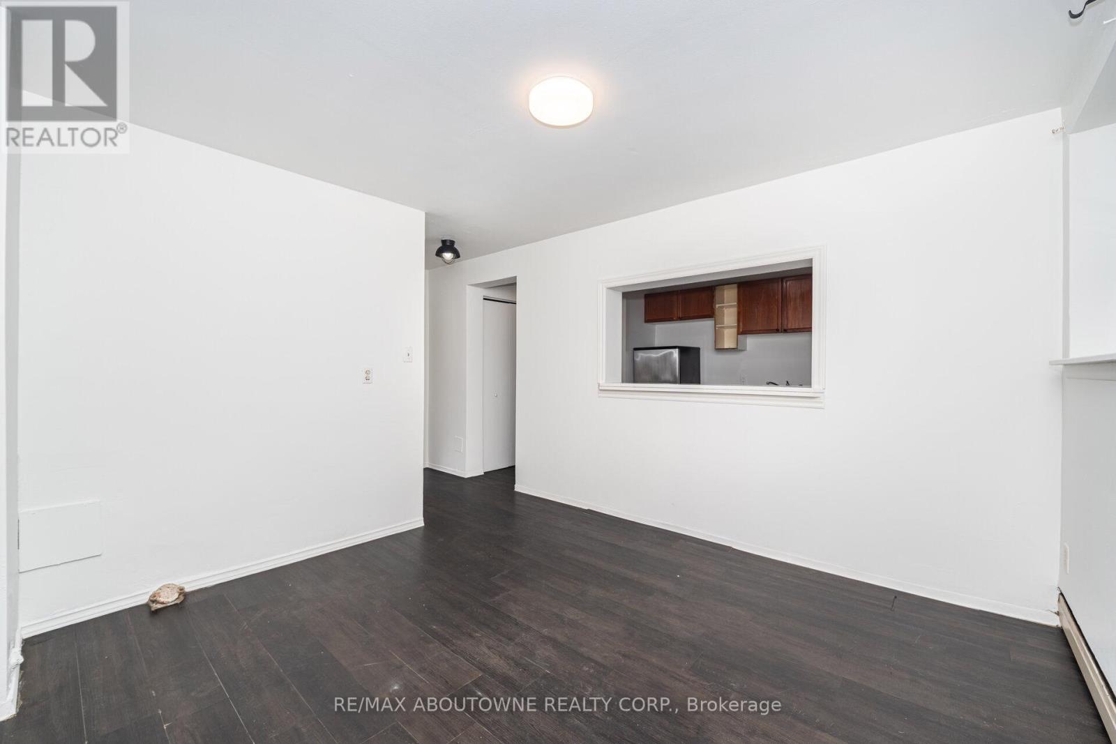 2 - 2144 Lilnan Court, Burlington, Ontario  L7R 1Y3 - Photo 11 - W12470860